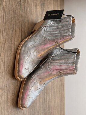 Forever 21 Silver Metallic Western Ankle Boots Cowboy Booties Size 8